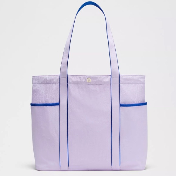 lululemon athletica Handbags - lululemon athletica RARE Daily Multi-Pocket Tote Bag 20L purple/blue